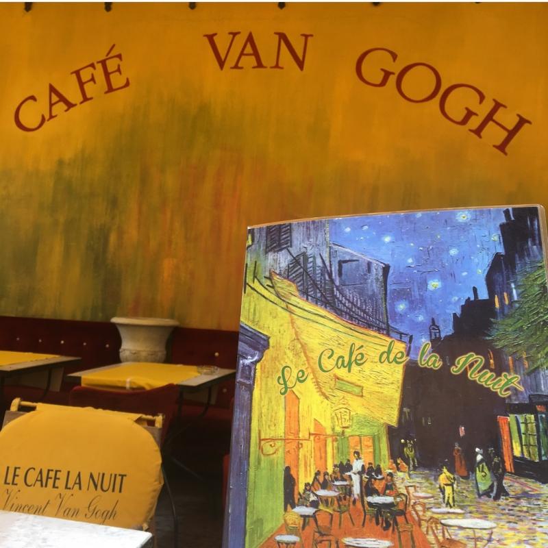 В кафе «Café Nuitla» с Ван Гогом