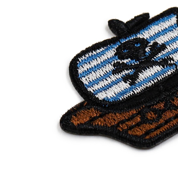 BA1030 Термоаппликация 'Корабль пиратов', 3*3см