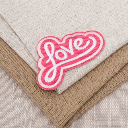 QYE-023 Термоаппликация 'Love', 4,4*6,7см Hobby&Pro